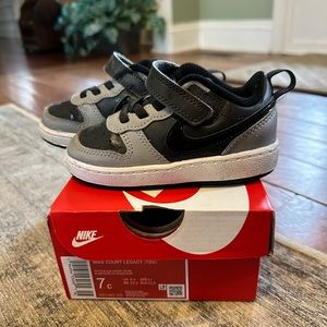 Nike Court Legacy Sneakers